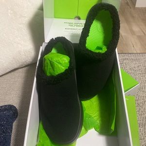 Oofos- brand new in box